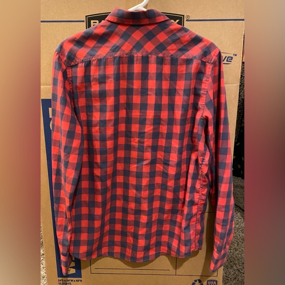 American Rag long sleeve checker pattern shirt. - Picture 2 of 2